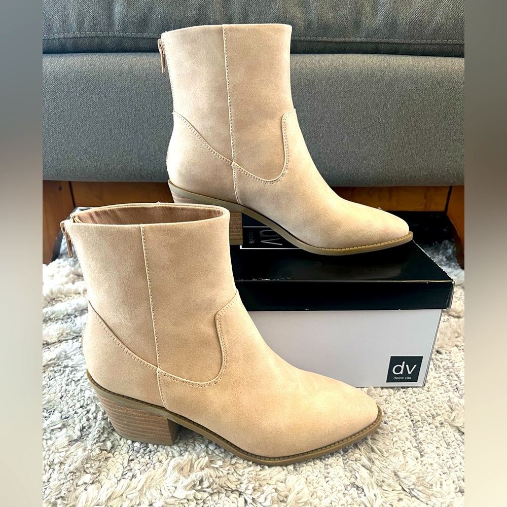 DV by Dolce Vita Women's Taupe Ankle Boots